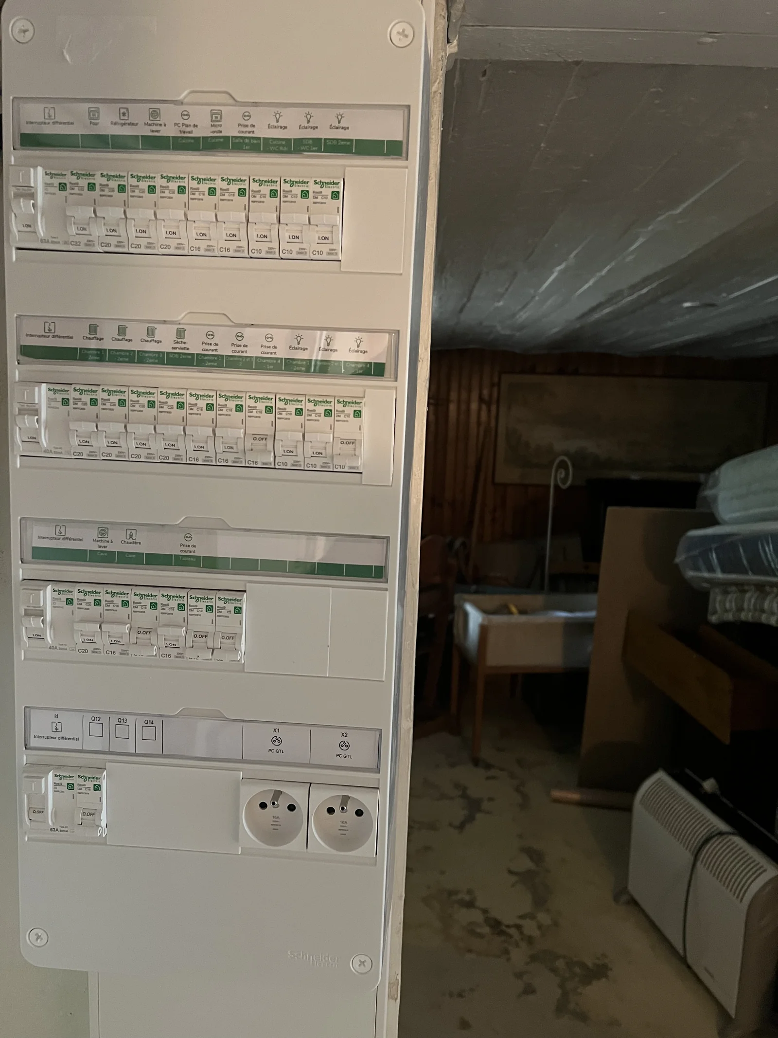 Travaux d'électricité par TerraRenova — tableau