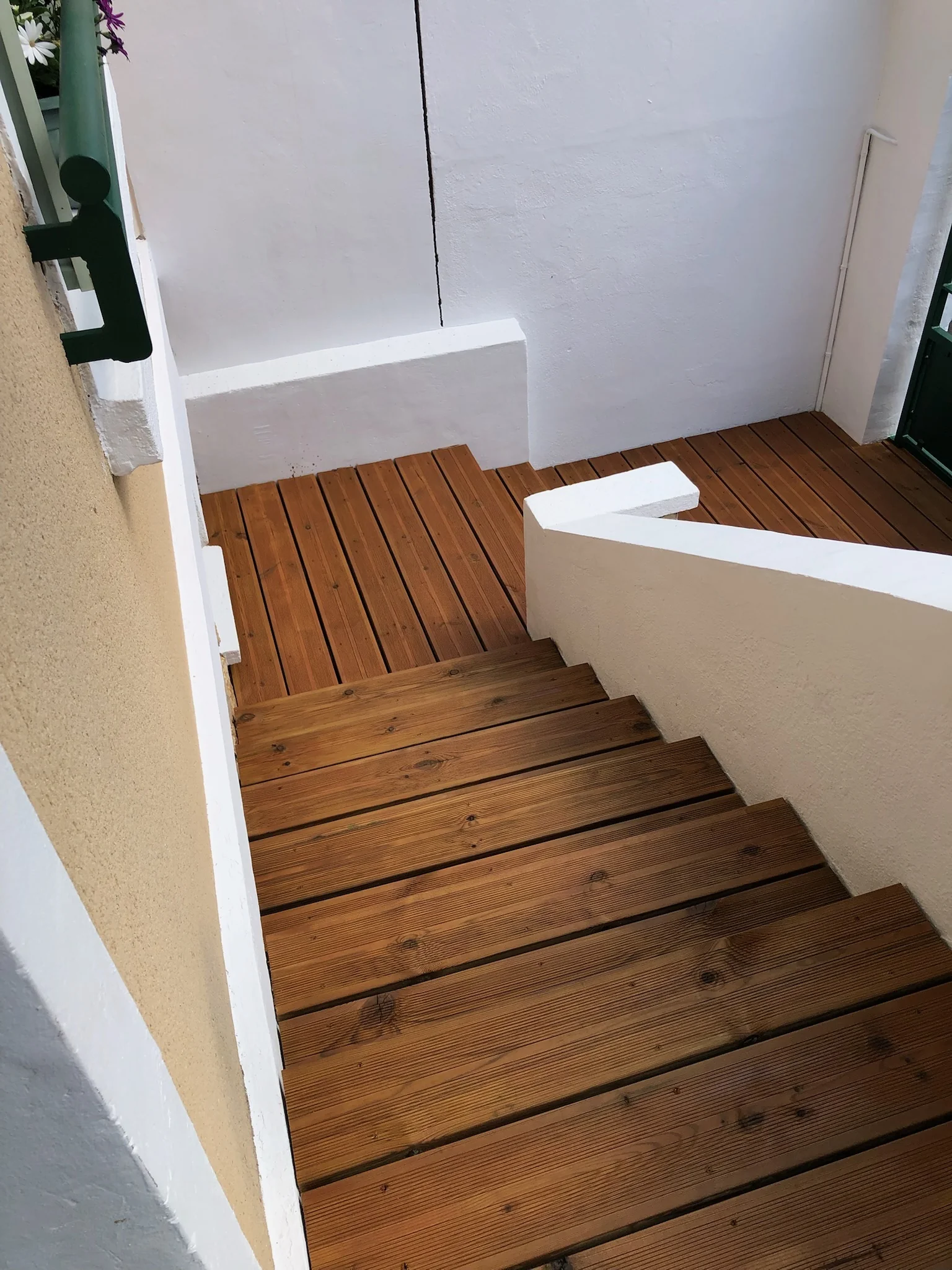 Aménagements extérieurs et terrasses par TerraRenova — rendu
