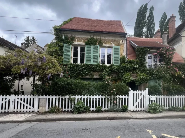 Maison rénovée par TerraRenova à Villiers-sur-Morin en Seine-et-Marne — toiture neuve
